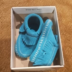 Minnetonka Infant Moccasins in Bright Blue